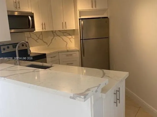 9701 Fontainebleau Blvd #C206, Miami, FL 33172