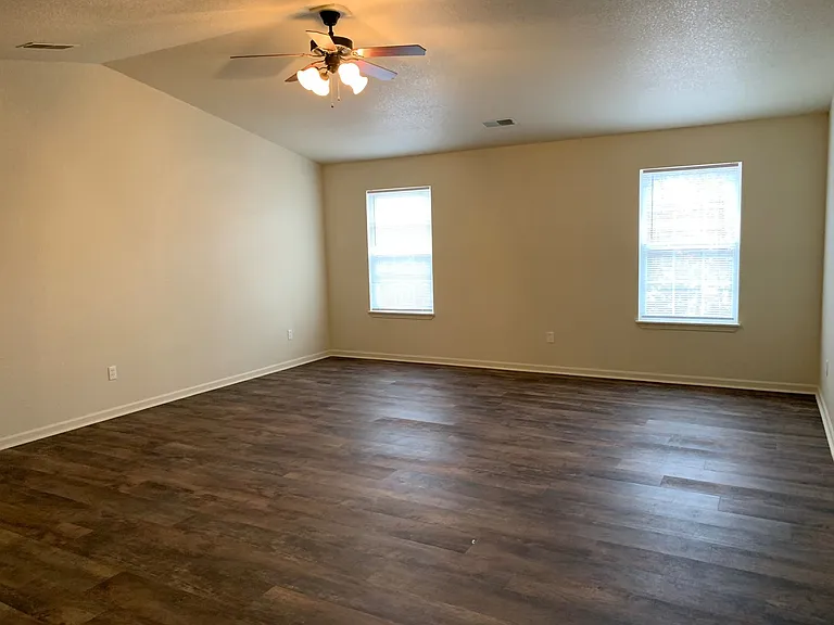 20959 Harbor Ln — Photo 2