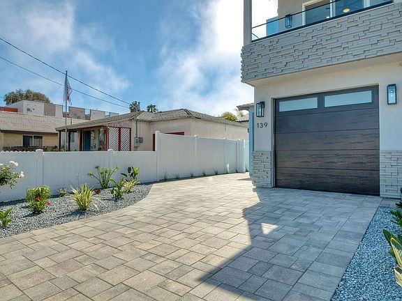 3rd image of 139 Dahlia Ave