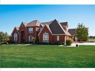 10813 W Stonebriar Ct, Bentonville, AR 72712