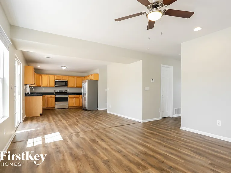 5047 Orleans Ct — Photo 6