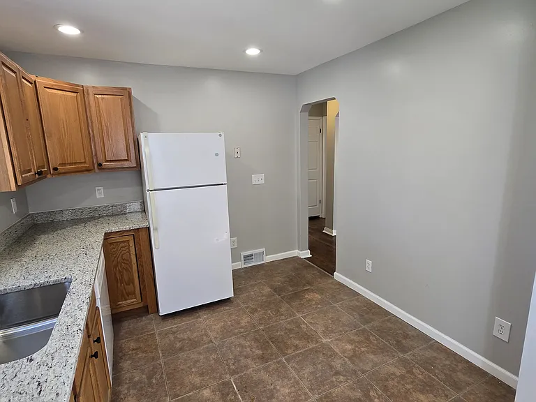 23809 Battelle Ave — Photo 5
