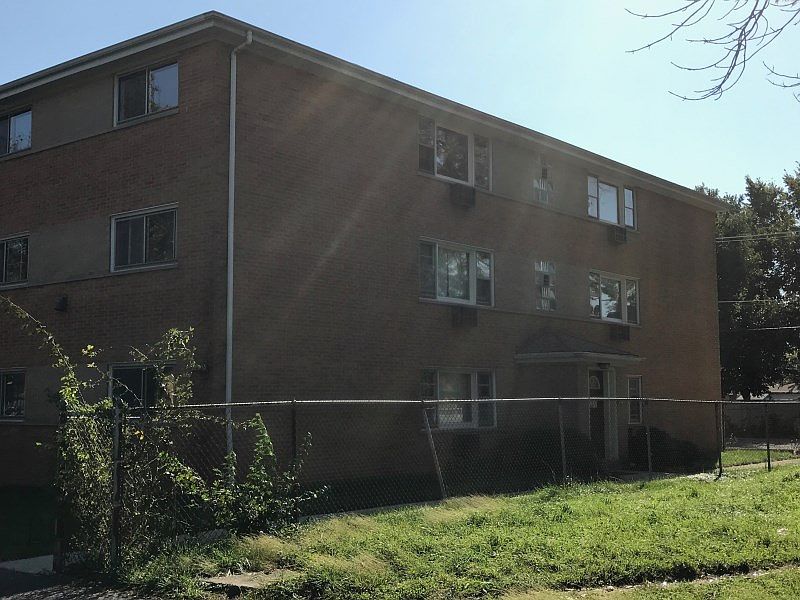 1st image of 2051 W Garfield Blvd
