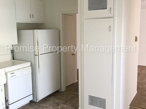 5th image of 2319 Skylark Dr APT B