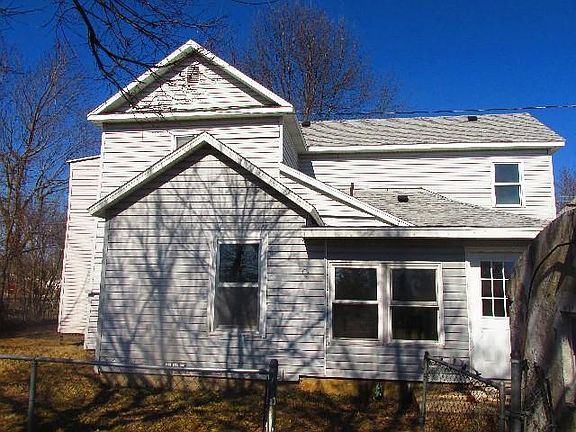 3rd image of 224 W Summit Ave