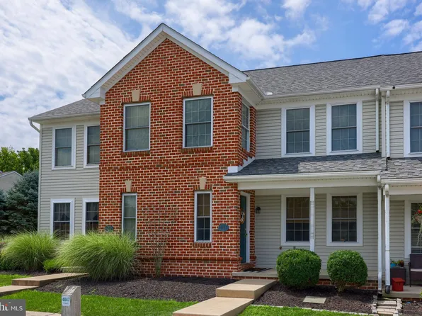 4047 Bradford Cir, Mount Joy, PA 17552
