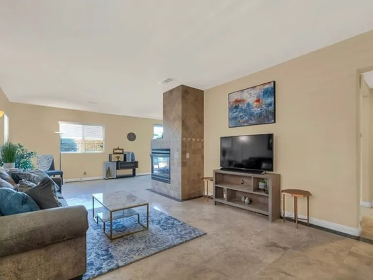 29228 Dakota Dr — Photo 2