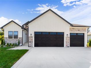 4704 SE Lyne St, Blue Springs, MO 64014