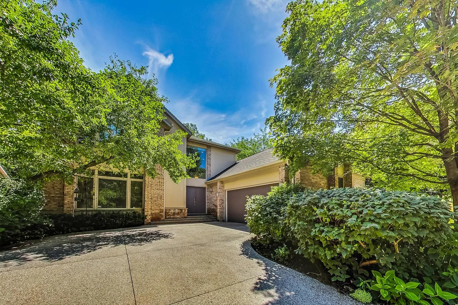 840 Croftridge Ln photo 1
