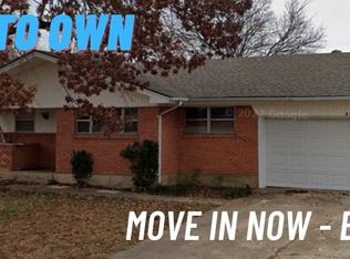 7528 Maple Dr, North Richland Hills, TX 76180