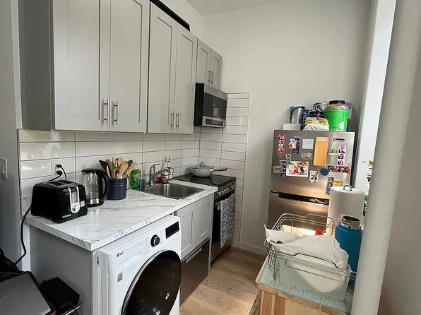 355 E 77th St APT 2, New York, NY 10075
