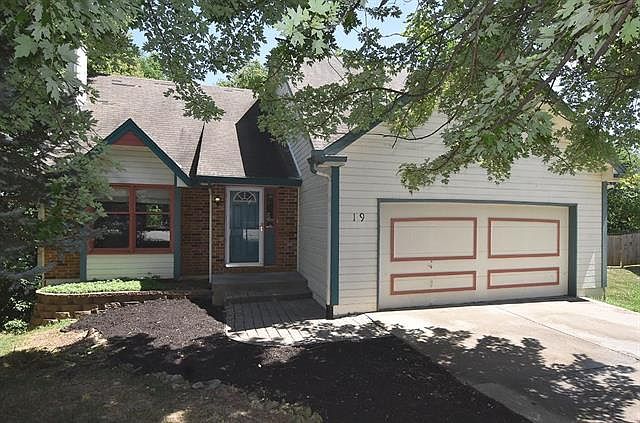 1st image of 19 Atchison Ct