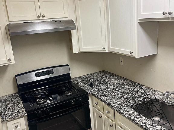 3rd image of 7147 Radbourne Rd