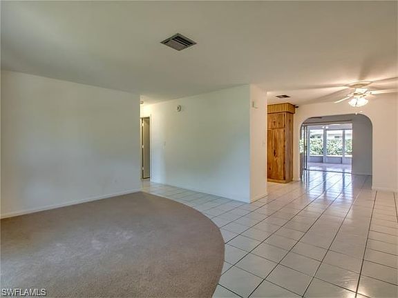5th image of 903 SE 18th Ter