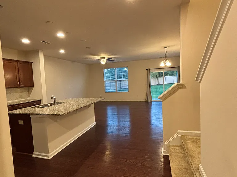 803 New Derby Ln — Photo 4
