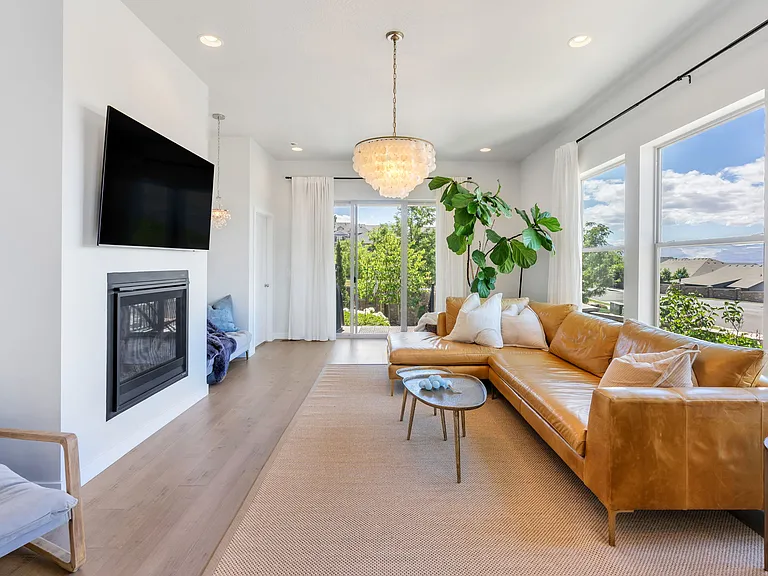 14056 S Deer Trail Ln — Photo 2