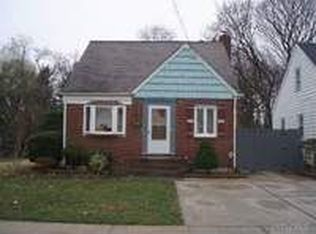 422 Locust Ave, Uniondale, NY 11553