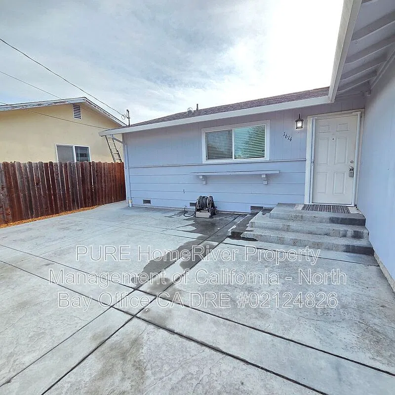 3 bed, 2.0 bath, 1232 sqft, $3,650 — Photo 2