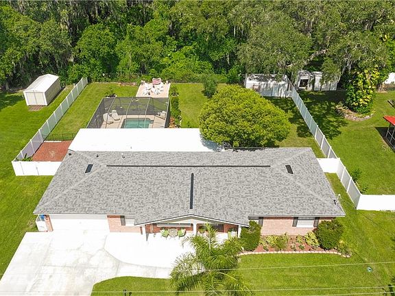 3rd image of 704 Coulter Pl
