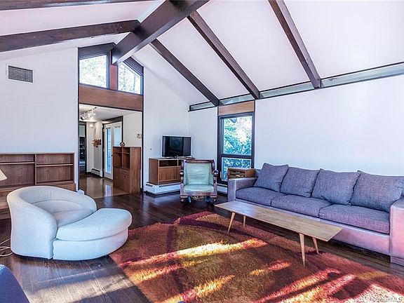 4th image of 6 Meadowbrook Ln