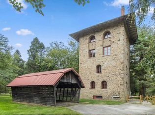 869 Foxfield Rd, Ambler, PA 19002