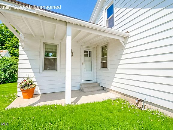 2nd image of 301 Oak Street