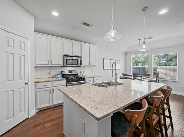 1100 Snowbird Dr, Little Elm, TX 75068
