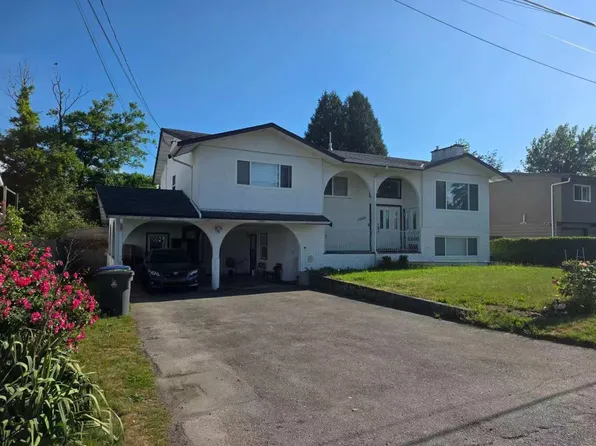 15526 17th Ave, Surrey, BC V4A 1V2