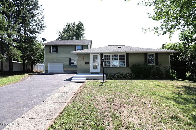 2nd image of 9 Rhode Island Avenue