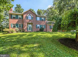 950 Oakwood Ave, Spring Grove, PA 17362