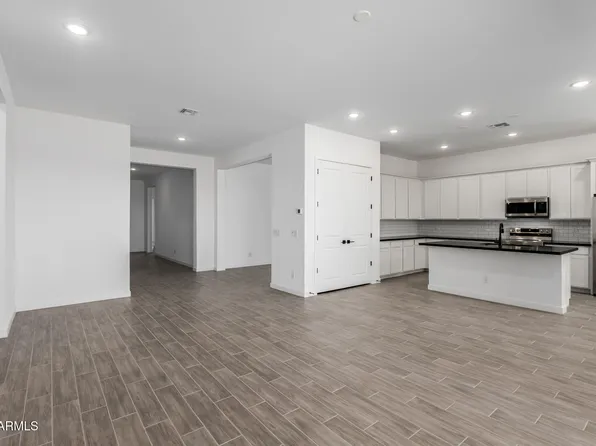 31512 N HAYWEATHER Lane, San Tan Valley, AZ 85143