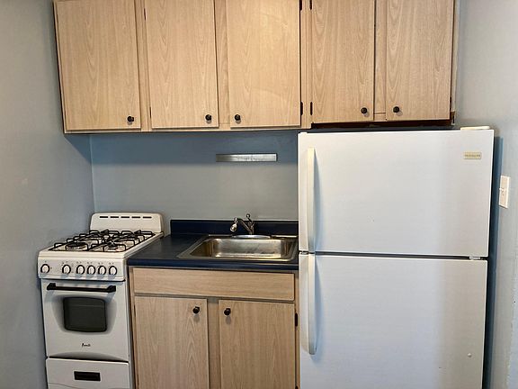 3rd image of 3525 Taraval St #1