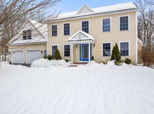 17 Victoria Ln, Windham, ME 04062