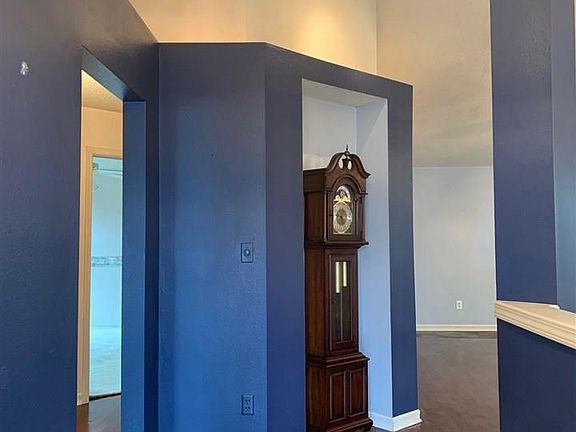 5th image of 395 Mirabelle Dr