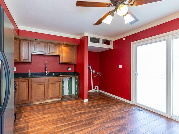 5th image of 1426 Viking Dr