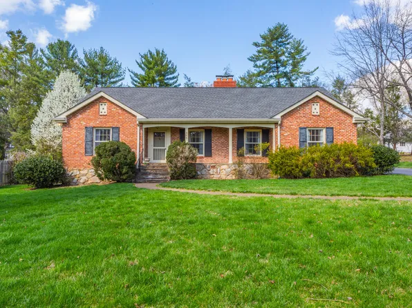 306 Massey Ln, Lookout Mountain, GA 30750