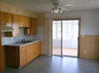 4th image of 388 N Miley Dr