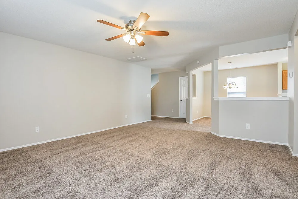 4 bed, 2.5 bath, 2048 sqft, $2,055 — Photo 3