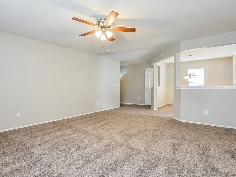 1020 Gelfield Rd — Photo 3