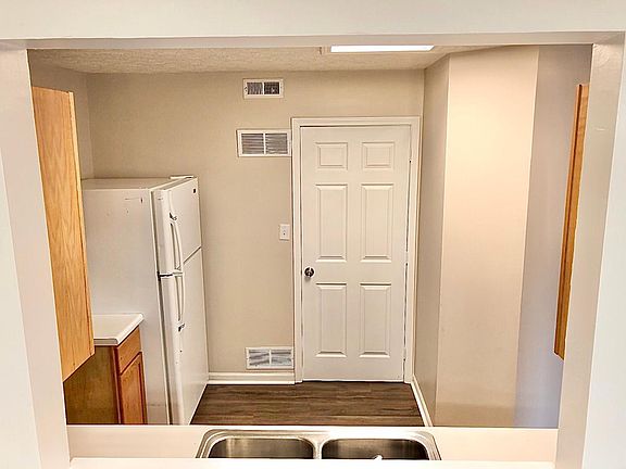 5th image of 6776 Stanhope Dr