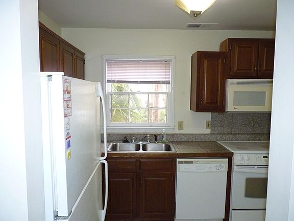 2nd image of 832 Westminster Ln
