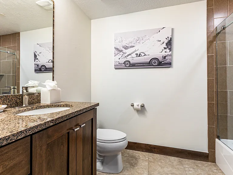 924 W Abigail Dr — Photo 29