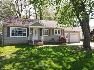 147 Central Dr, Amherst, OH 44001