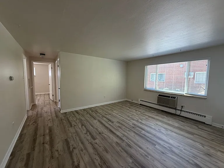 715 Moore St — Photo 15