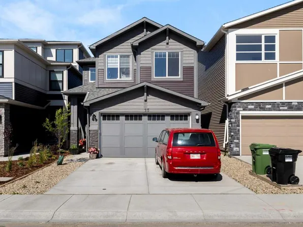 35 Lucas Pass NW, Calgary, AB T3P 2E3