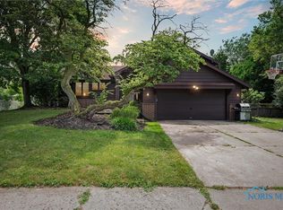 9679 Charlemont Rd, Perrysburg, OH 43551