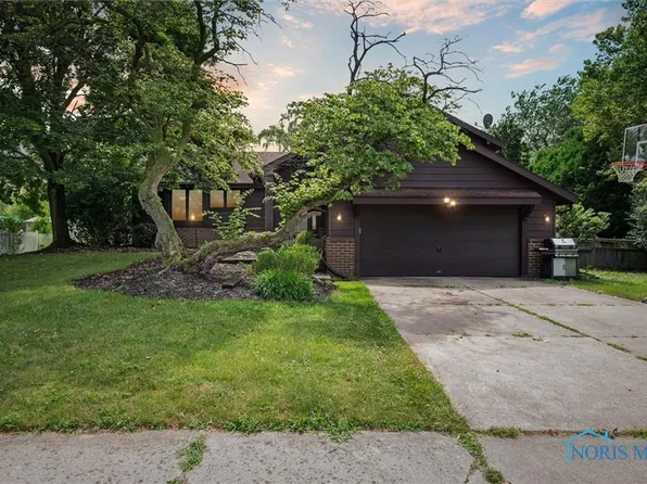 9679 Charlemont Rd, Perrysburg, OH 43551