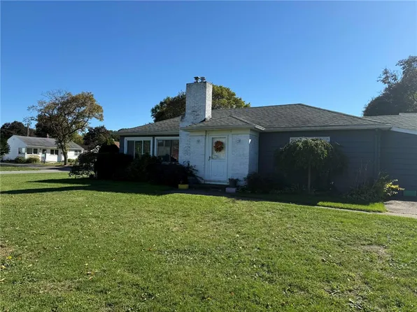 238 Laverne Dr, Rochester, NY 14616