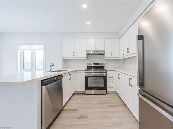 55 Dryden Ln, Hamilton, ON L8H 1L9