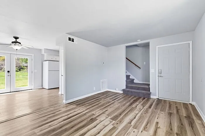741 McPherson Dr — Photo 4